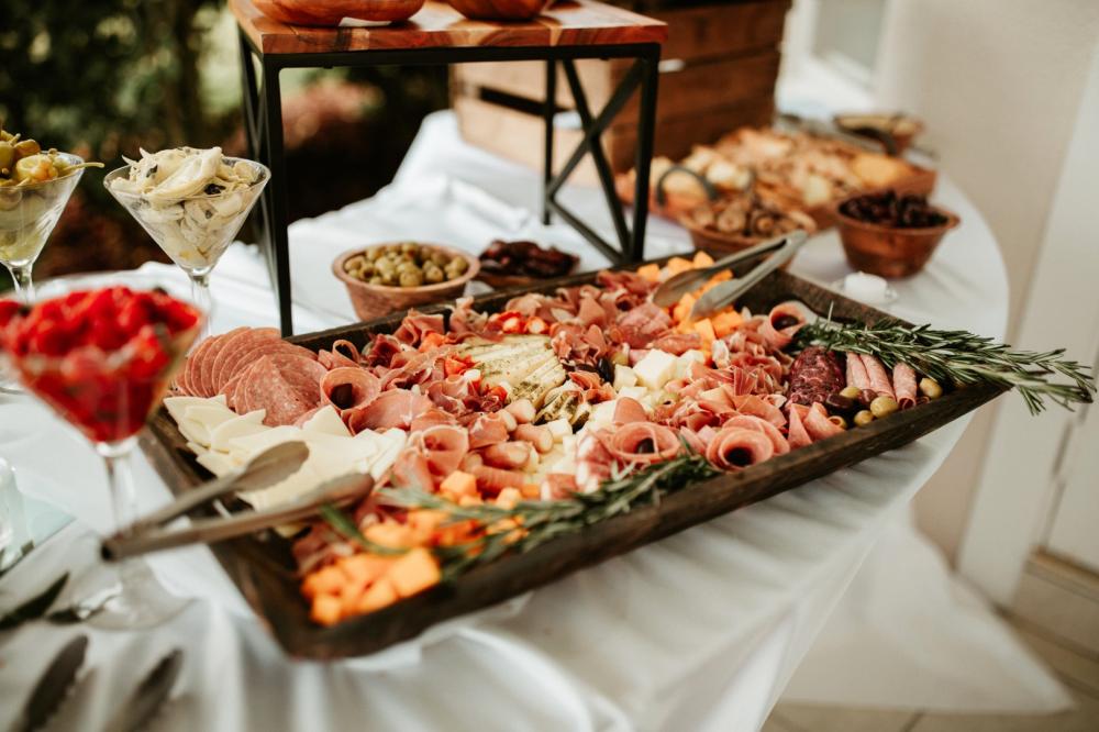 Planche de charcuterie de traiteur